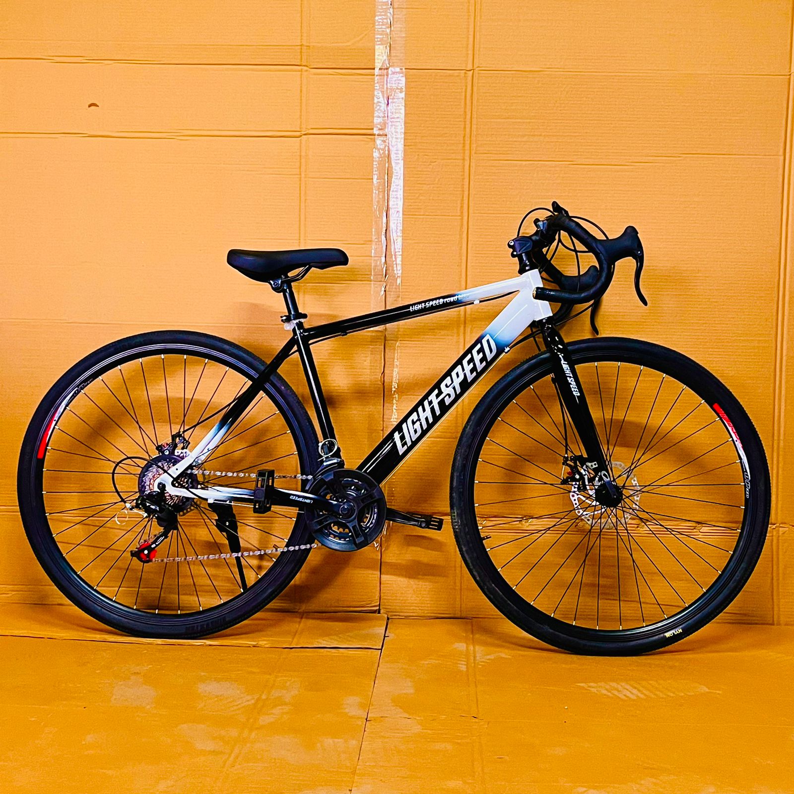 BLACK LIGHTSPEED MULTI SPEED ROAD BIKE